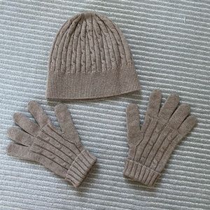 Brooks Brothers Scottish Cashmere Hat and Mitten Set. Medium.